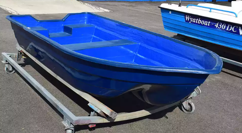 Стеклопластиковая лодка Neman-340 (тримаран) в Уфе