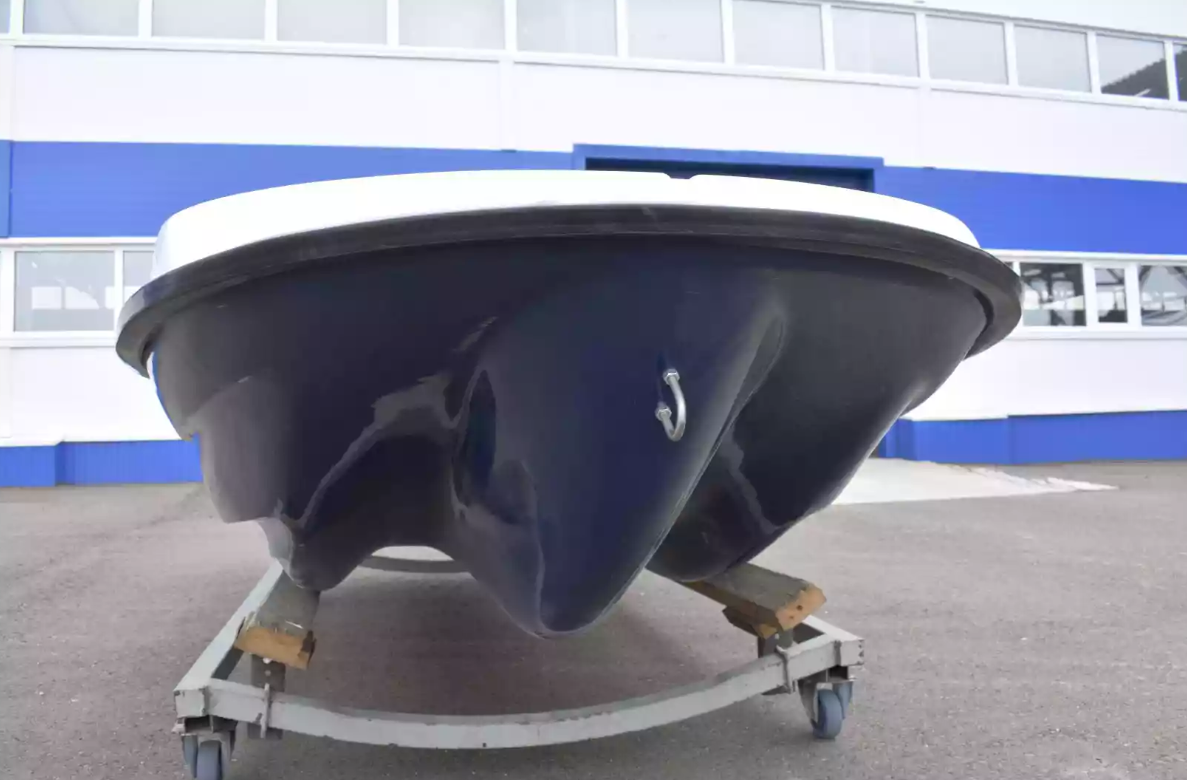 Стеклопластиковая лодка Пингвин New (тримаран) в Уфе