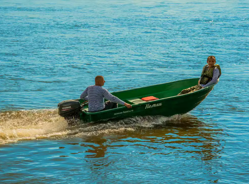 Стеклопластиковая лодка Neman-340 (тримаран) в Уфе