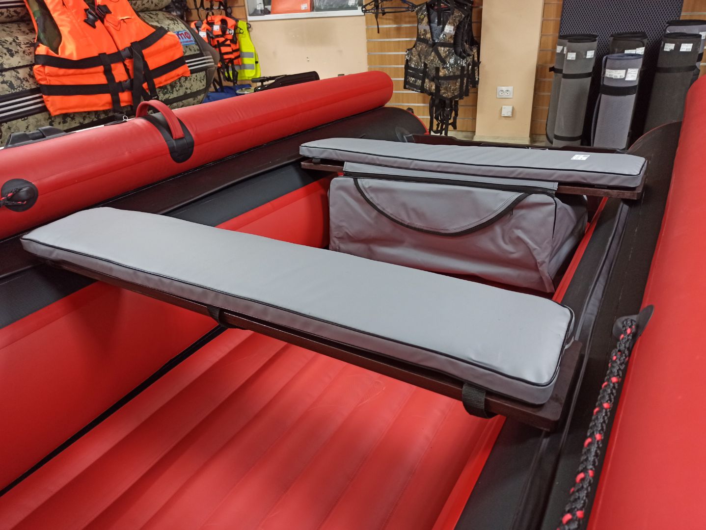 КОМПЛЕКТ МЯГКИХ НАКЛАДОК С СУМКОЙ ДЛЯ ЛОДОК 90Х20 СЕРЫЙ в Уфе