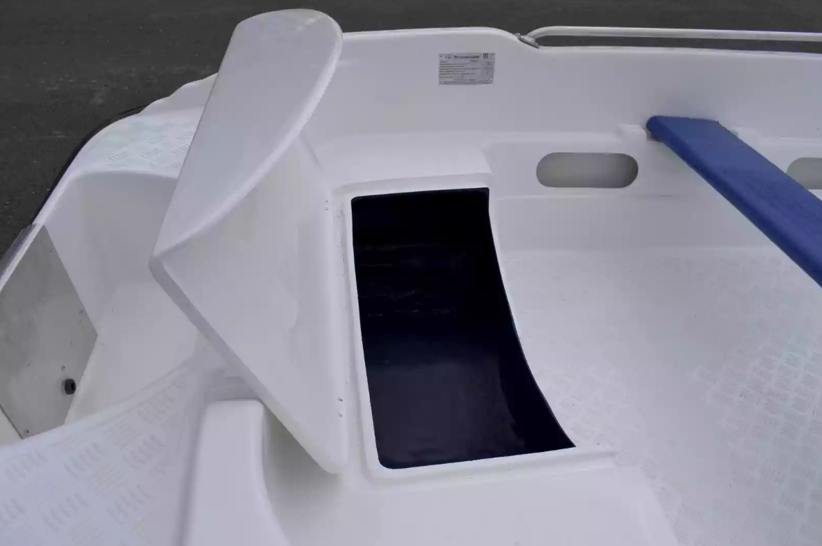 Стеклопластиковая лодка Пингвин New (тримаран) в Уфе