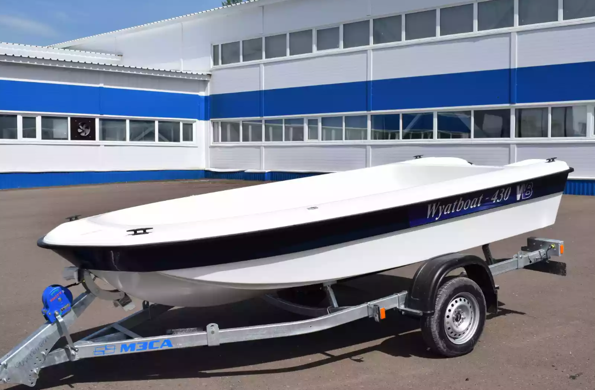 Стеклопластиковая лодка Wyatboat 430 тримаран в Уфе