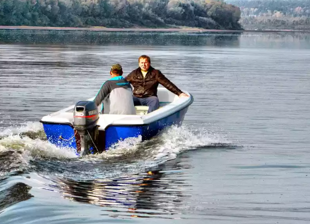 Стеклопластиковая лодка Wyatboat 430 тримаран в Уфе