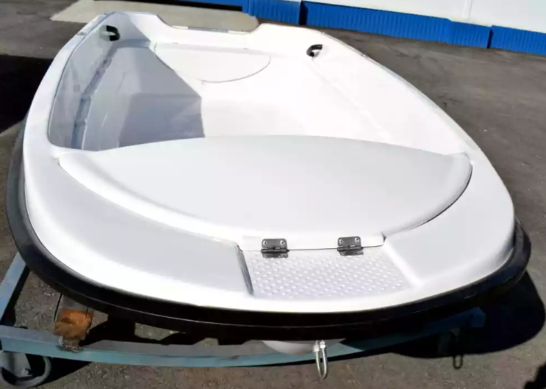 Стеклопластиковая лодка Пингвин (тримаран) в Уфе