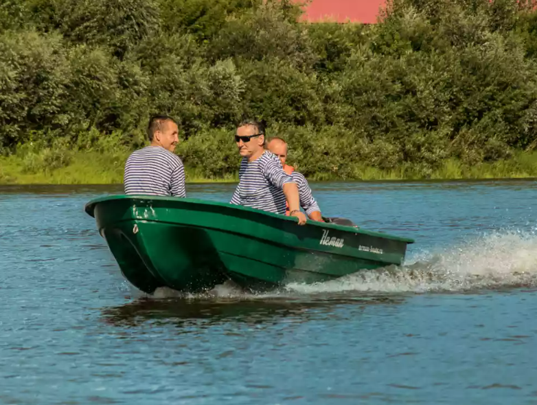 Стеклопластиковая лодка Neman-340 (тримаран) в Уфе