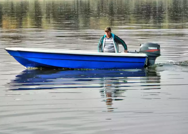 Стеклопластиковая лодка Wyatboat 430 тримаран в Уфе