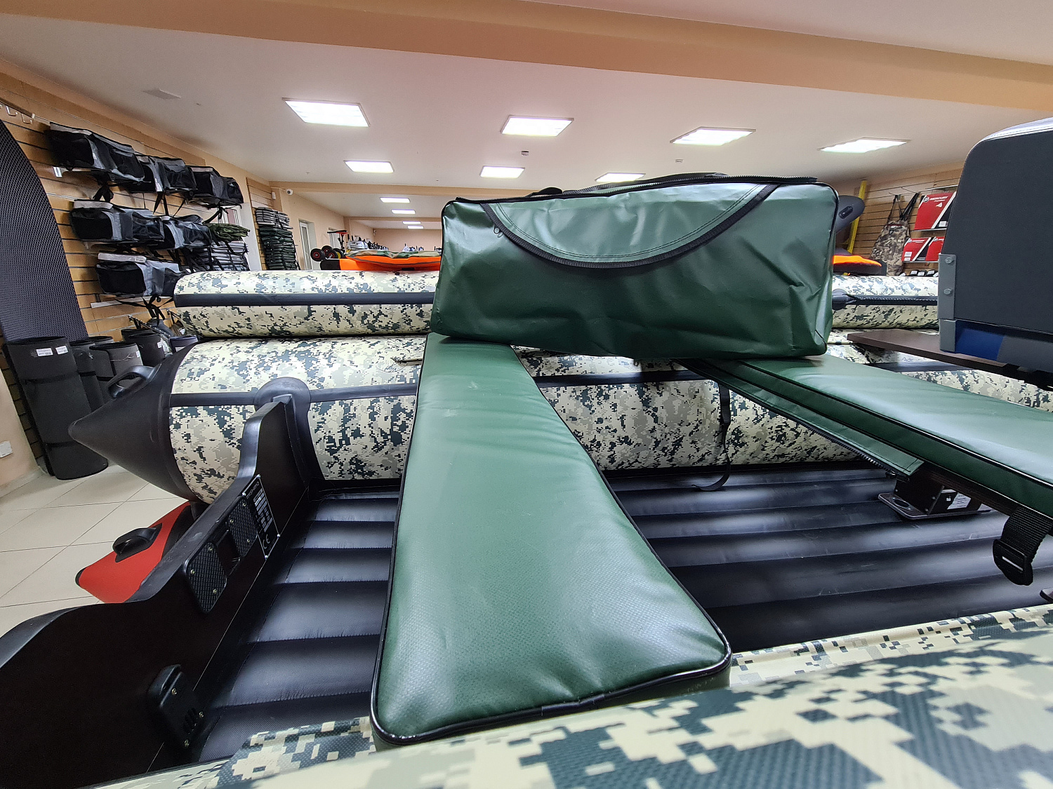 КОМПЛЕКТ МЯГКИХ НАКЛАДОК С СУМКОЙ ДЛЯ ЛОДОК 110Х20 ЗЕЛЕНЫЙ в Уфе