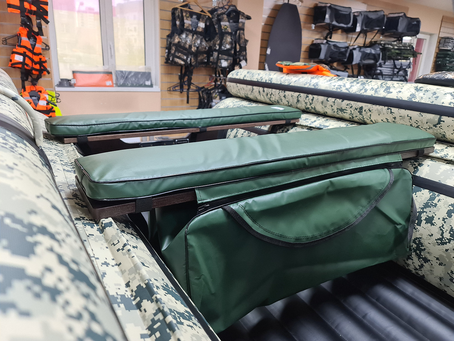 КОМПЛЕКТ МЯГКИХ НАКЛАДОК С СУМКОЙ ДЛЯ ЛОДОК 110Х20 ЗЕЛЕНЫЙ в Уфе