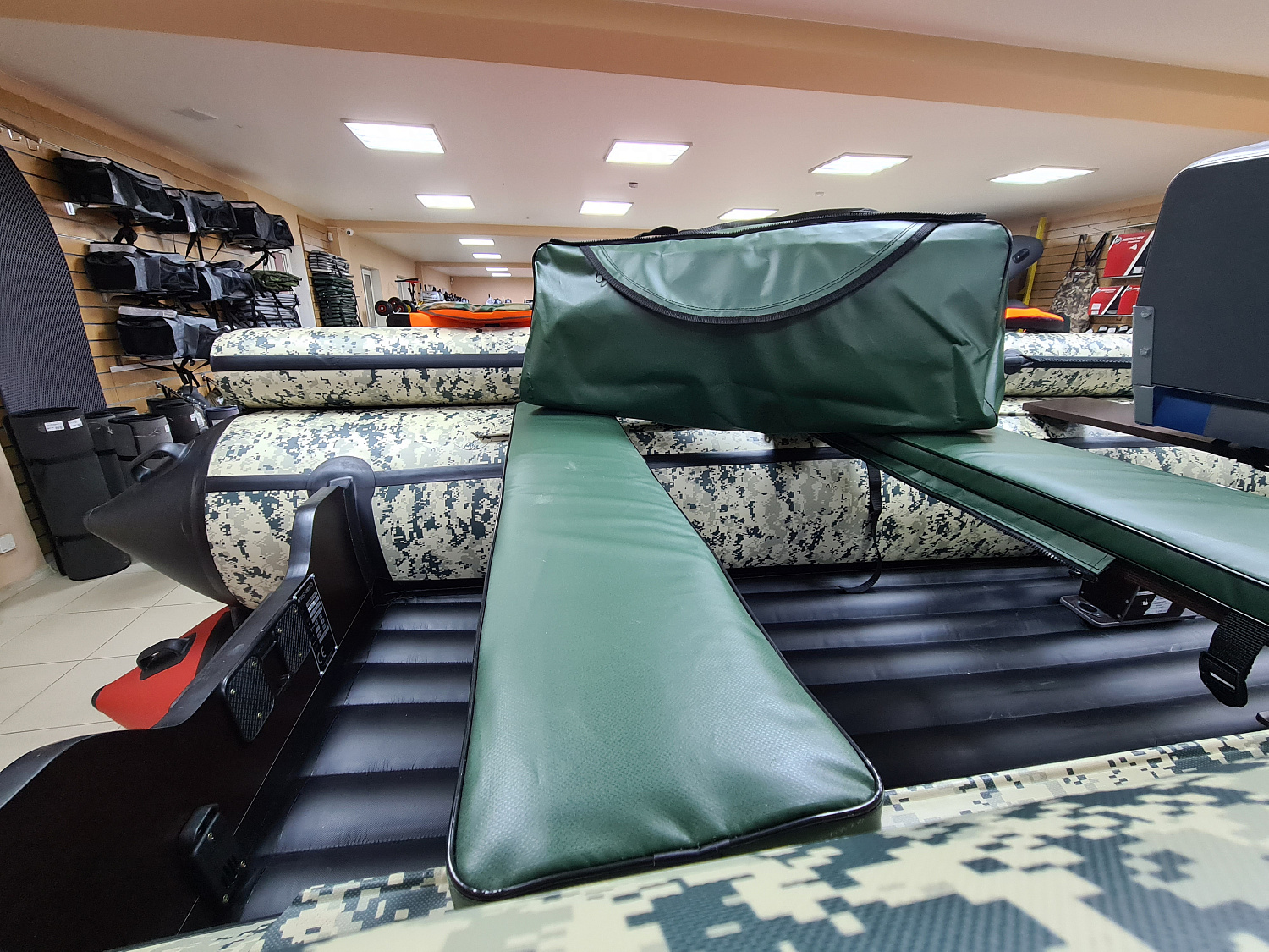 КОМПЛЕКТ МЯГКИХ НАКЛАДОК С СУМКОЙ ДЛЯ ЛОДОК 110Х20 ЗЕЛЕНЫЙ в Уфе